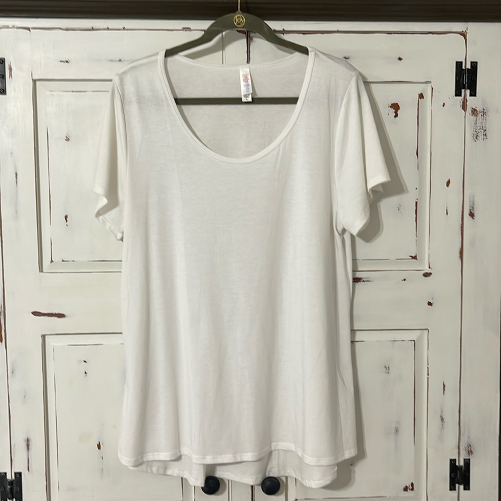 Womens LulaRoe top